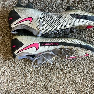 Men’s Nike Phantom Soccer Cleats